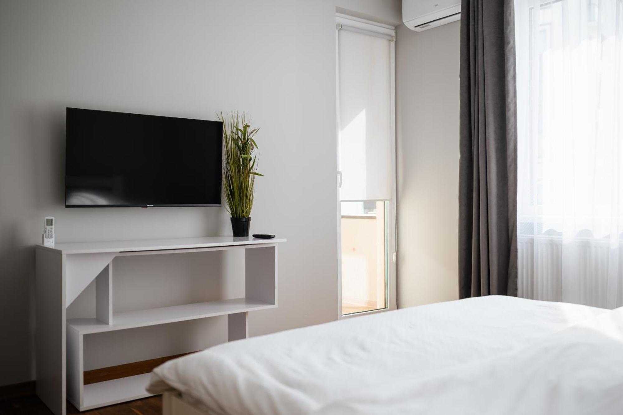 Luxury Apartments “Bozdosh” Ujhorod Exterior foto